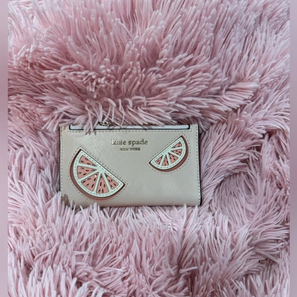 NWT Kate Spade Grapefruit Tini Embellished Small Slim
Bifold Wallet - Picture 1 of 12